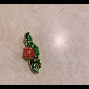Vintage Museum Fine Art Gold Enamel
Lily Pad Green Floral Flower Brooch Pin